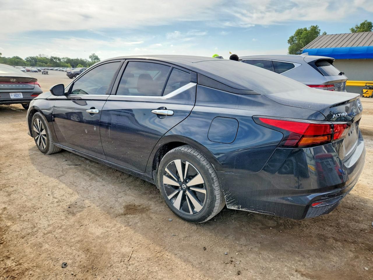 2021 Nissan Altima Sv - Image 2