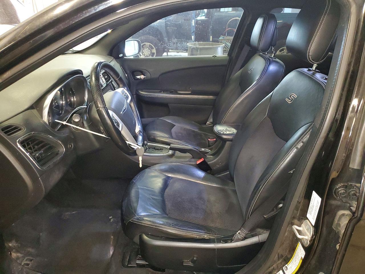 2011 Chrysler 200 S - Image 7