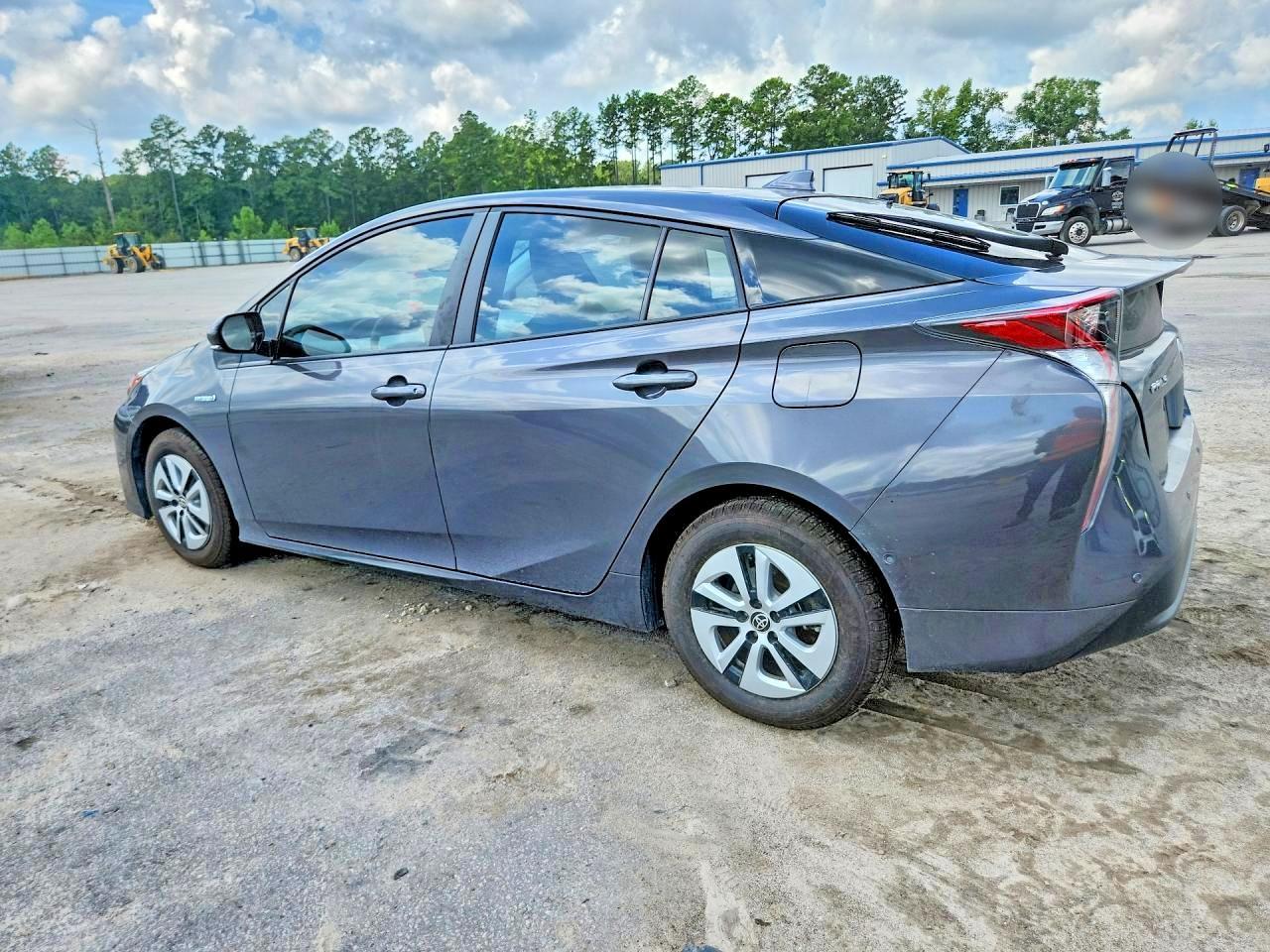 2018 Toyota Prius Two - Фото 2