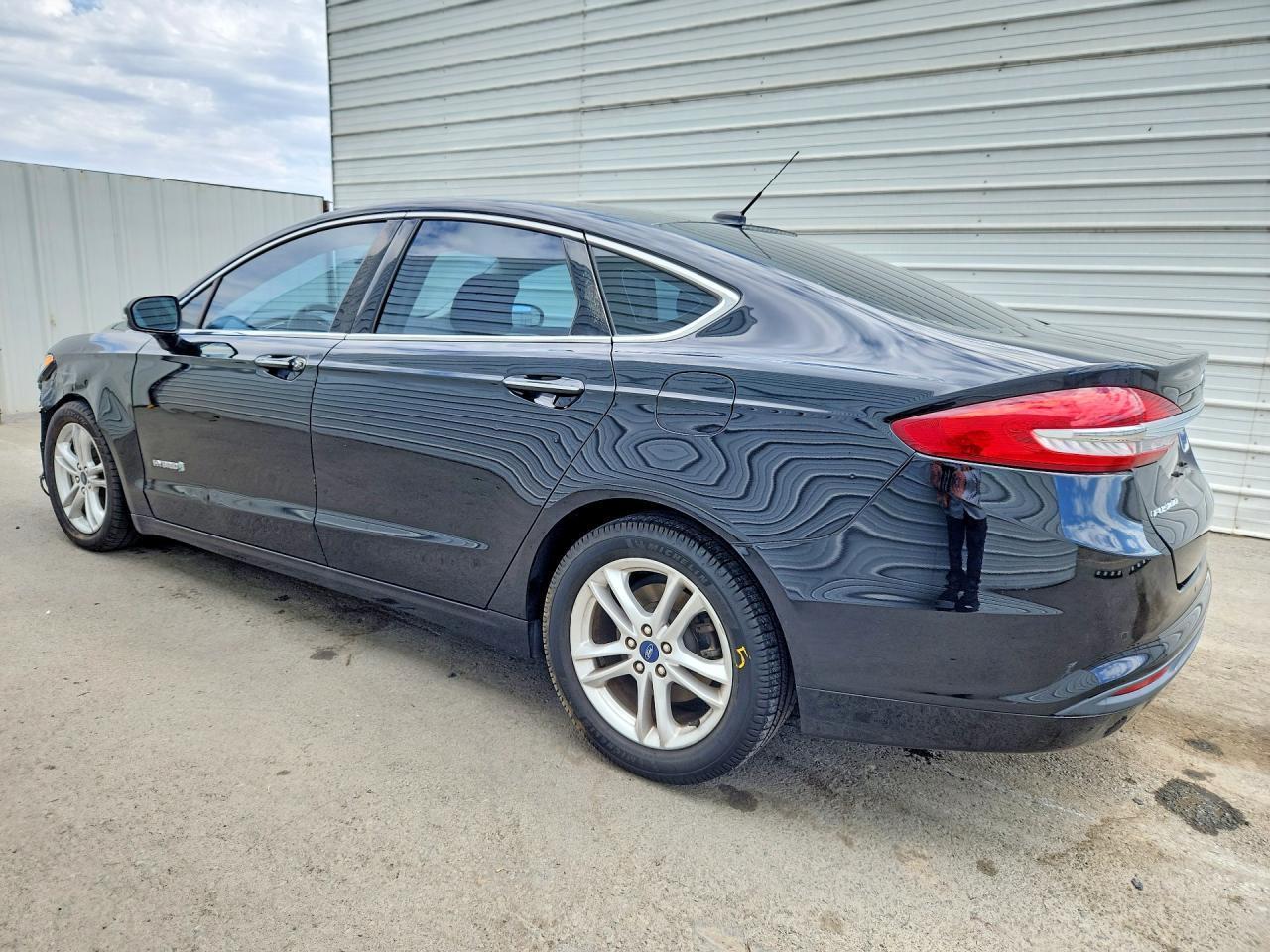 2018 Ford Fusion Se Hybrid - Фото 2