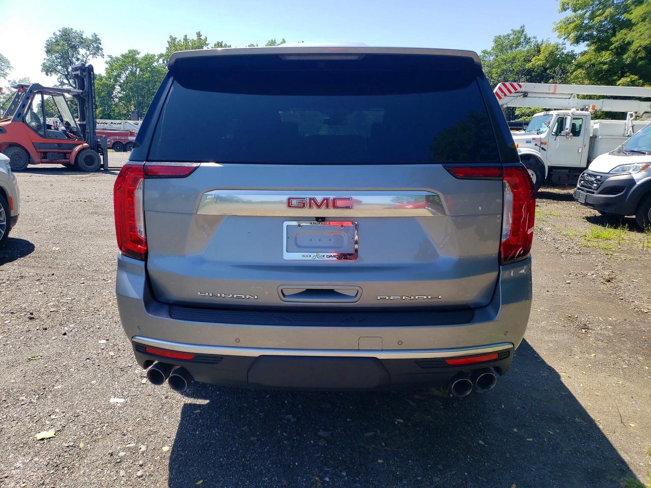 2024 GMC Yukon Denali - Image 6