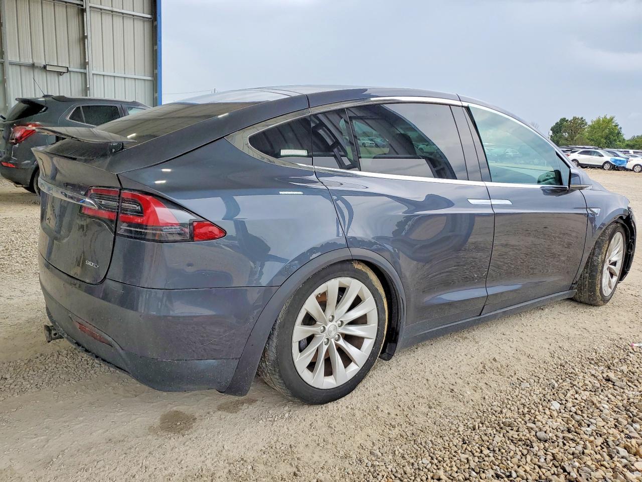 2016 Tesla Model X - Image 3