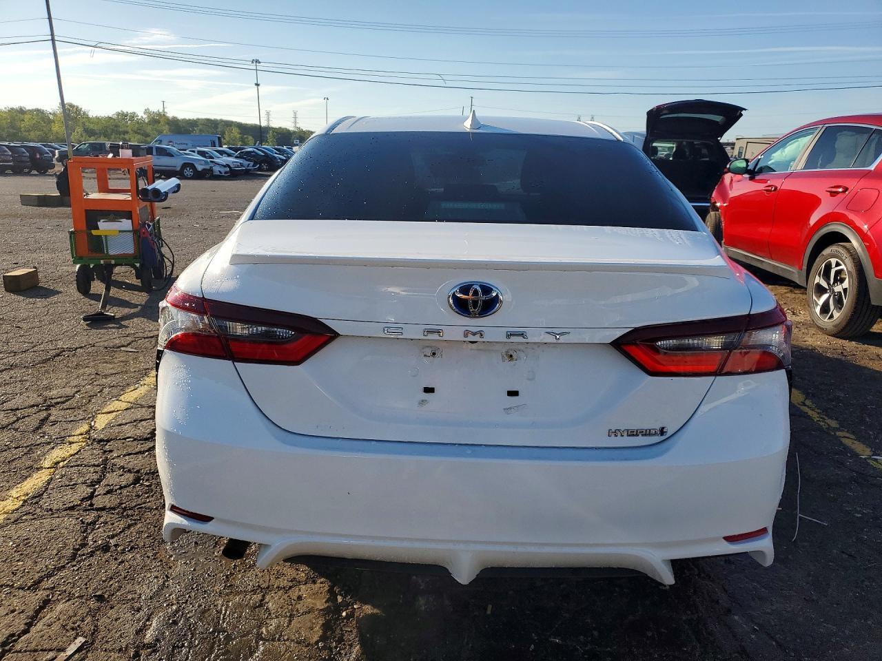2023 Toyota Camry Le - Фото 6