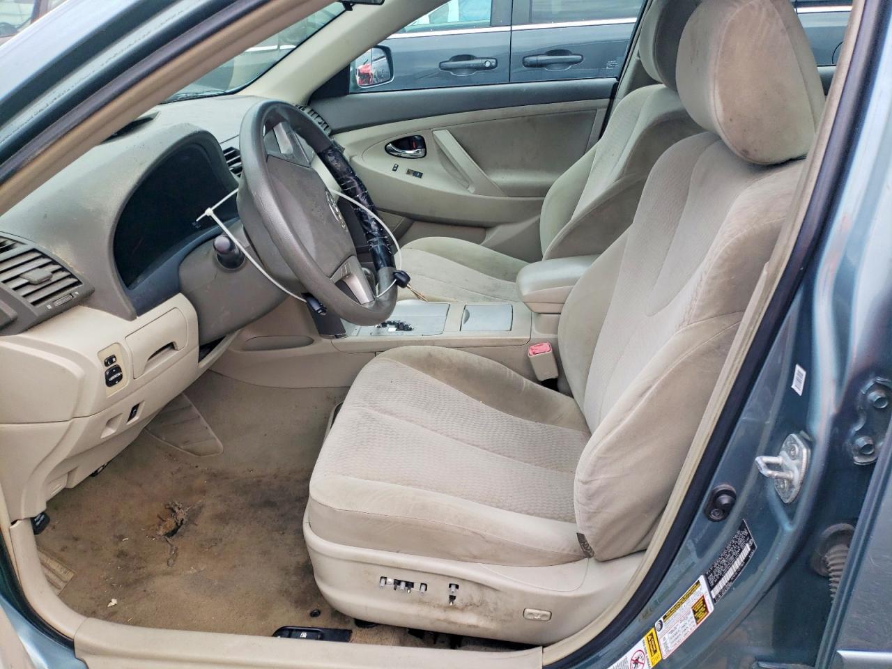 2010 Toyota Camry Le - Image 7