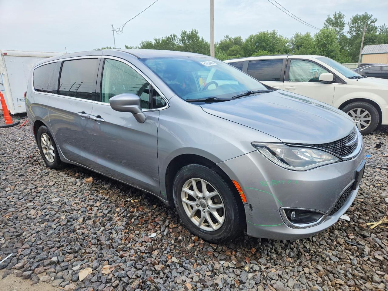 2020 Chrysler Pacifica Touring - Image 4