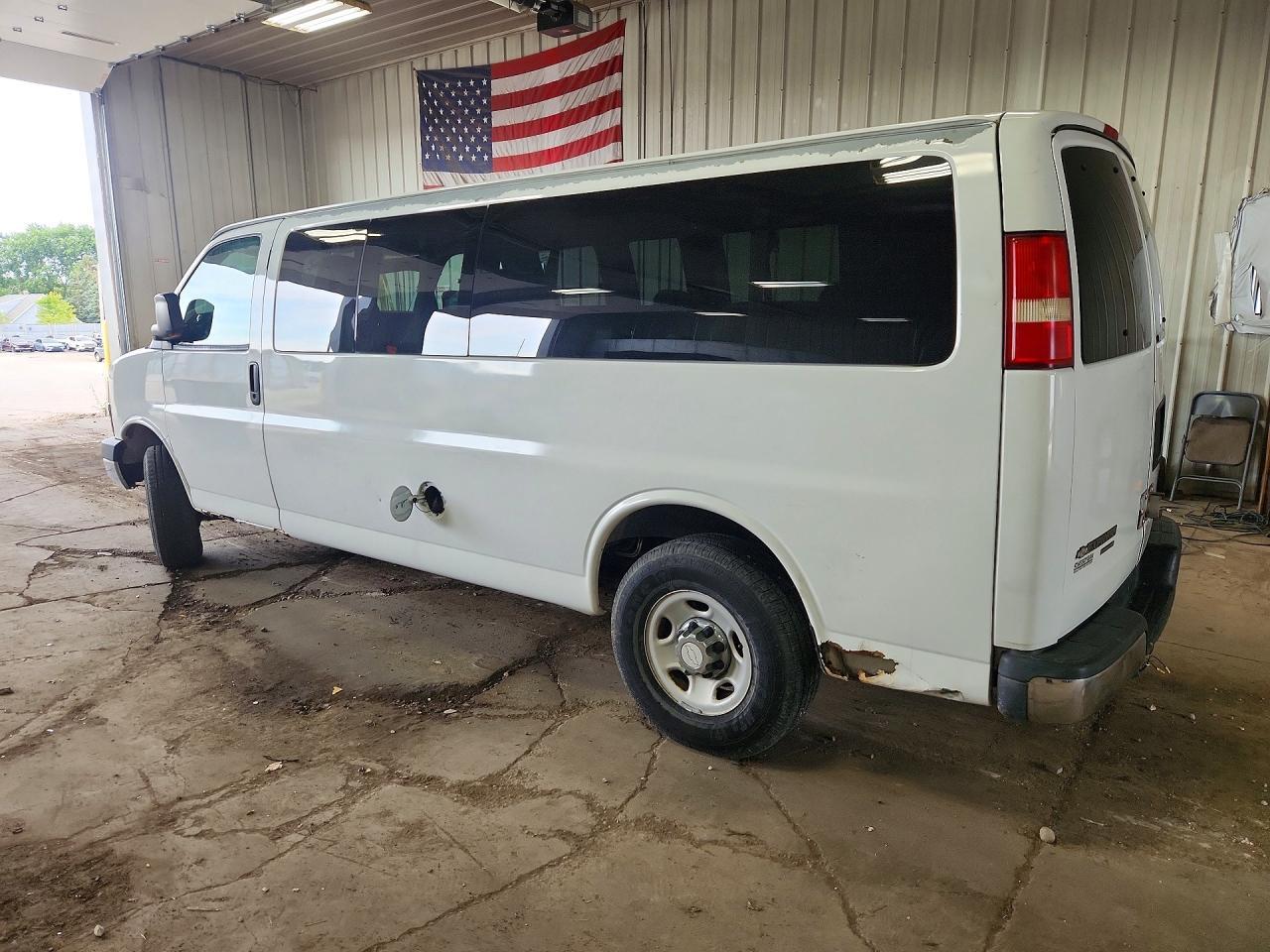 2008 Chevrolet Express G3500 - Image 2