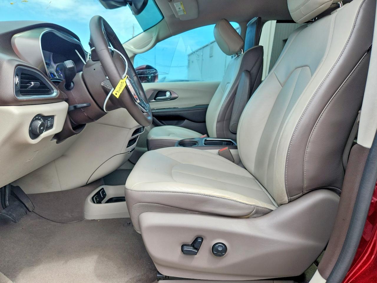 2017 Chrysler Pacifica Touring L Plus - Фото 7