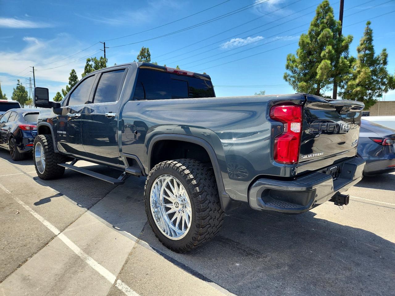 2020 Chevrolet Silverado K2500 High Country - Фото 2