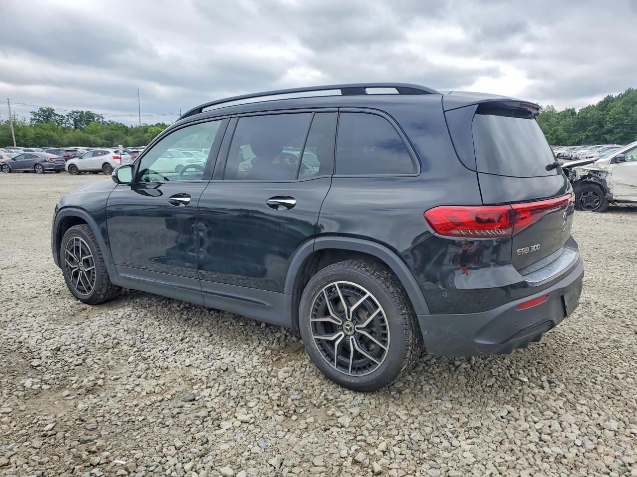 2023 Mercedes-Benz Eqb 300 4Matic - Image 2