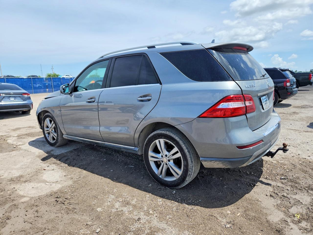 2012 Mercedes-Benz Ml 350 Bluetec - Image 2