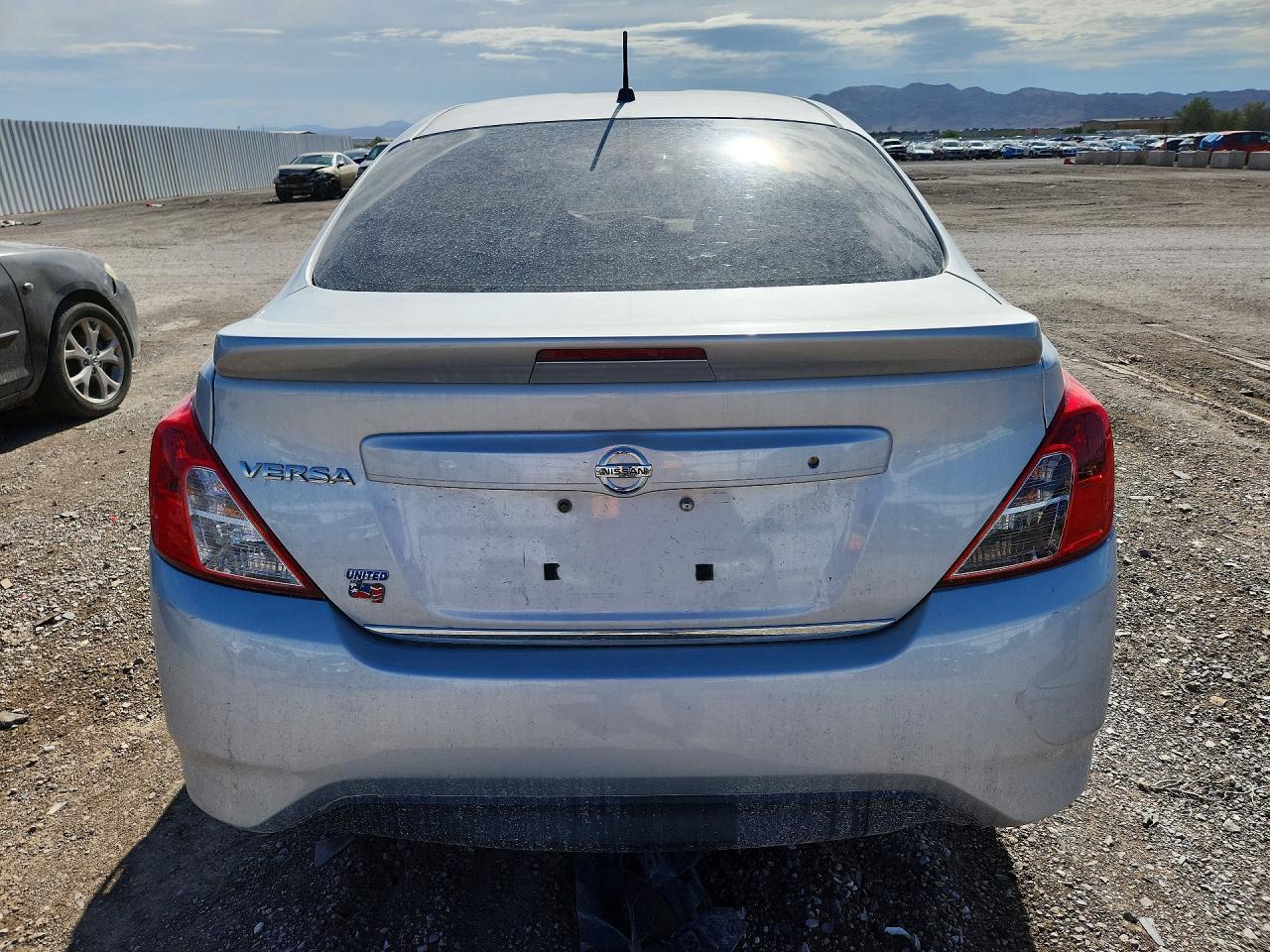 2017 Nissan Versa 1.6 S Plus - Image 6