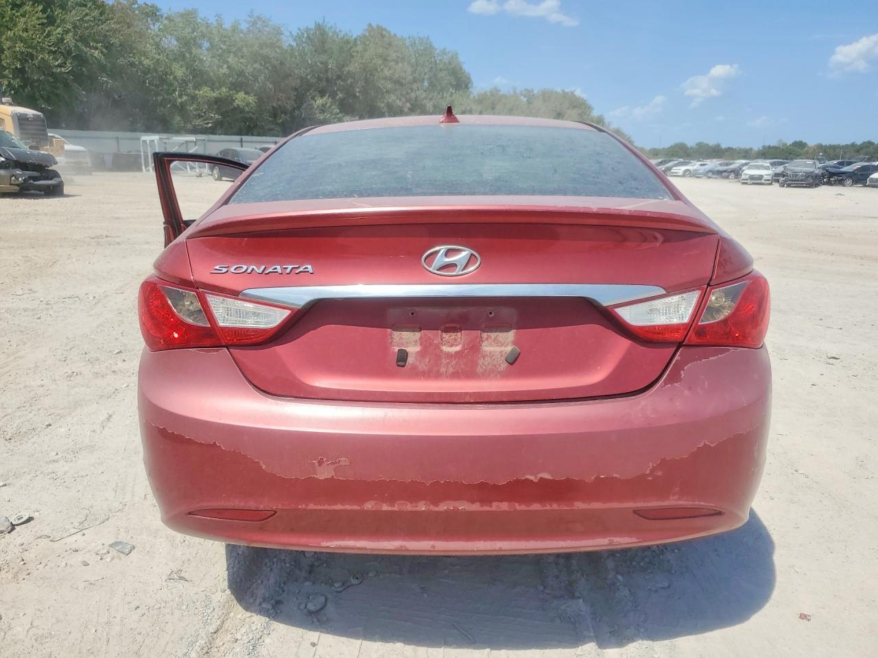2012 Hyundai Sonata Gls - Image 6
