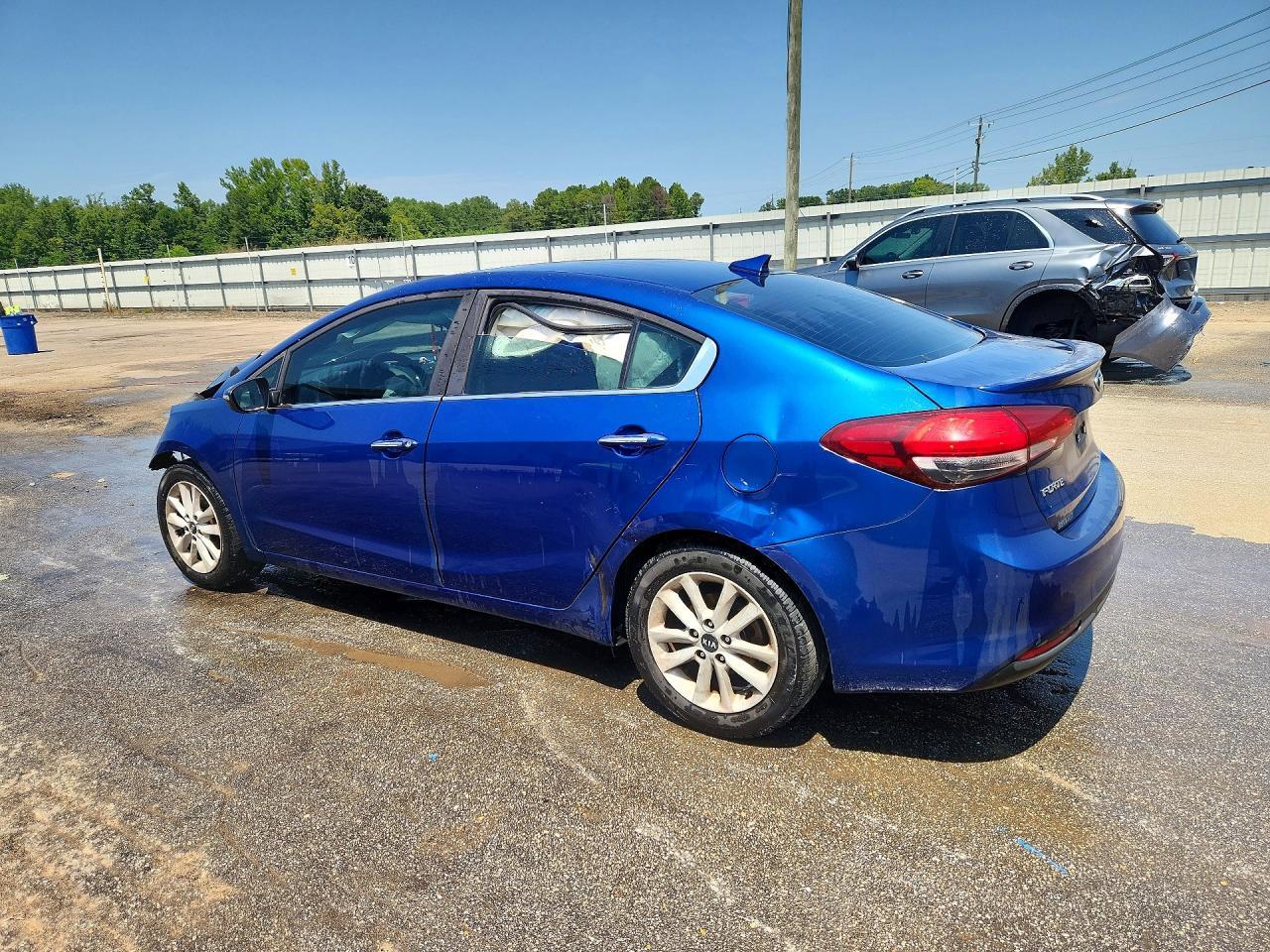 2017 Kia Forte S - Фото 2