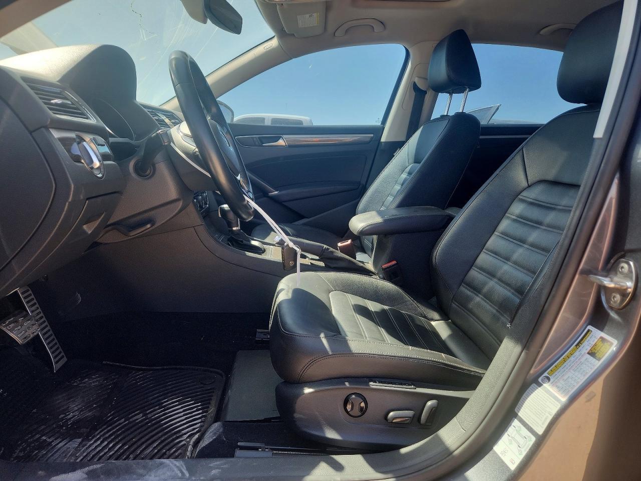 2018 Volkswagen Passat Sel Premium - Image 7