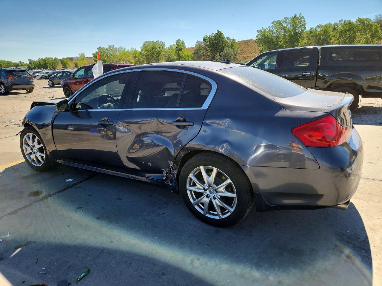 2011 Infiniti G37 Sedan X - Image 2
