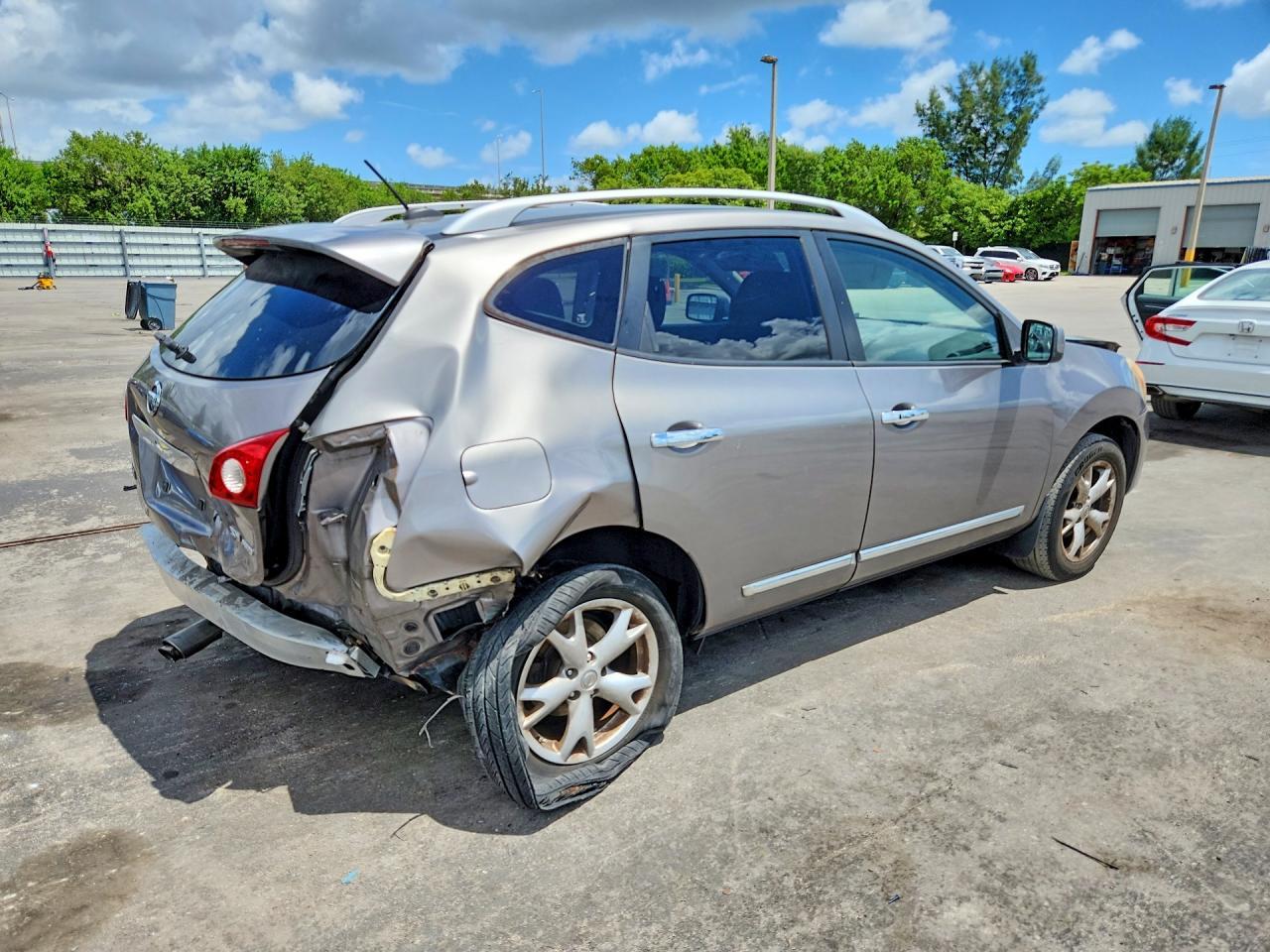 2011 Nissan Rogue S - Image 3