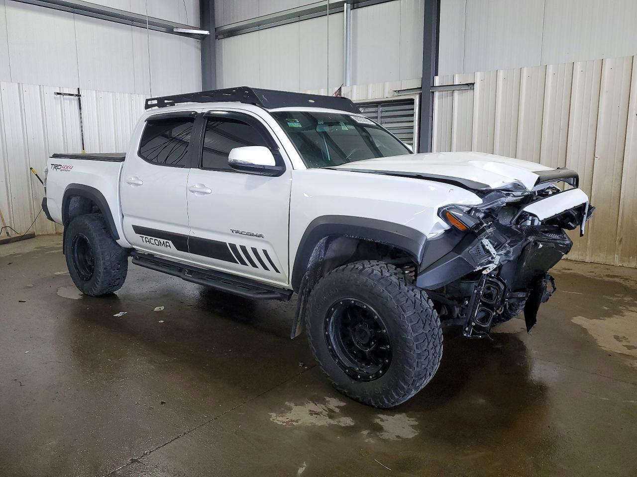 2017 Toyota Tacoma Trd Off-Road - Image 4