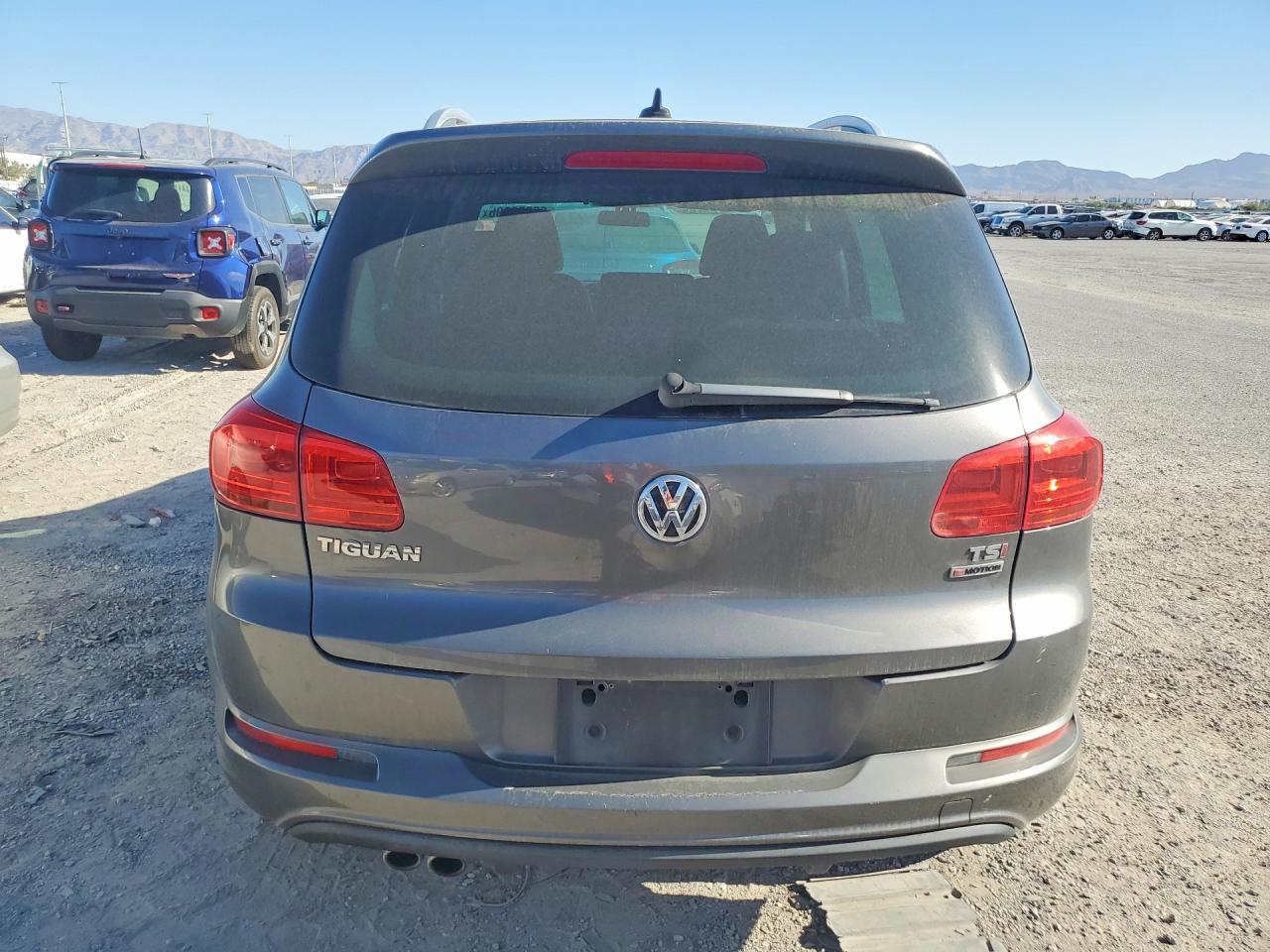2016 Volkswagen Tiguan S - Фото 6