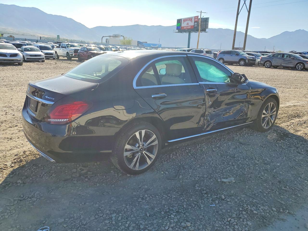 2021 Mercedes-Benz C 300 4Matic - Фото 3