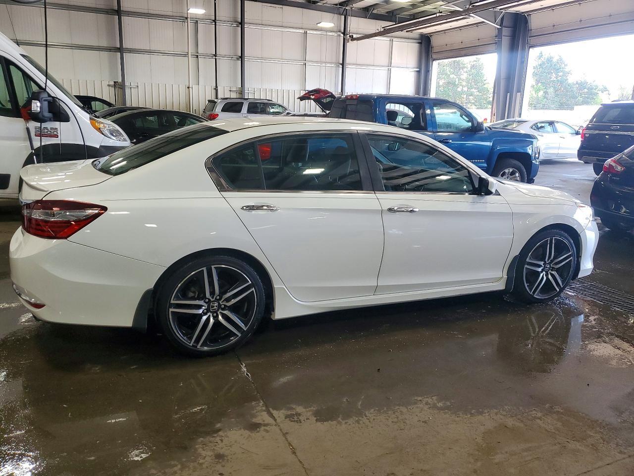 2017 Honda Accord Sport - Фото 3