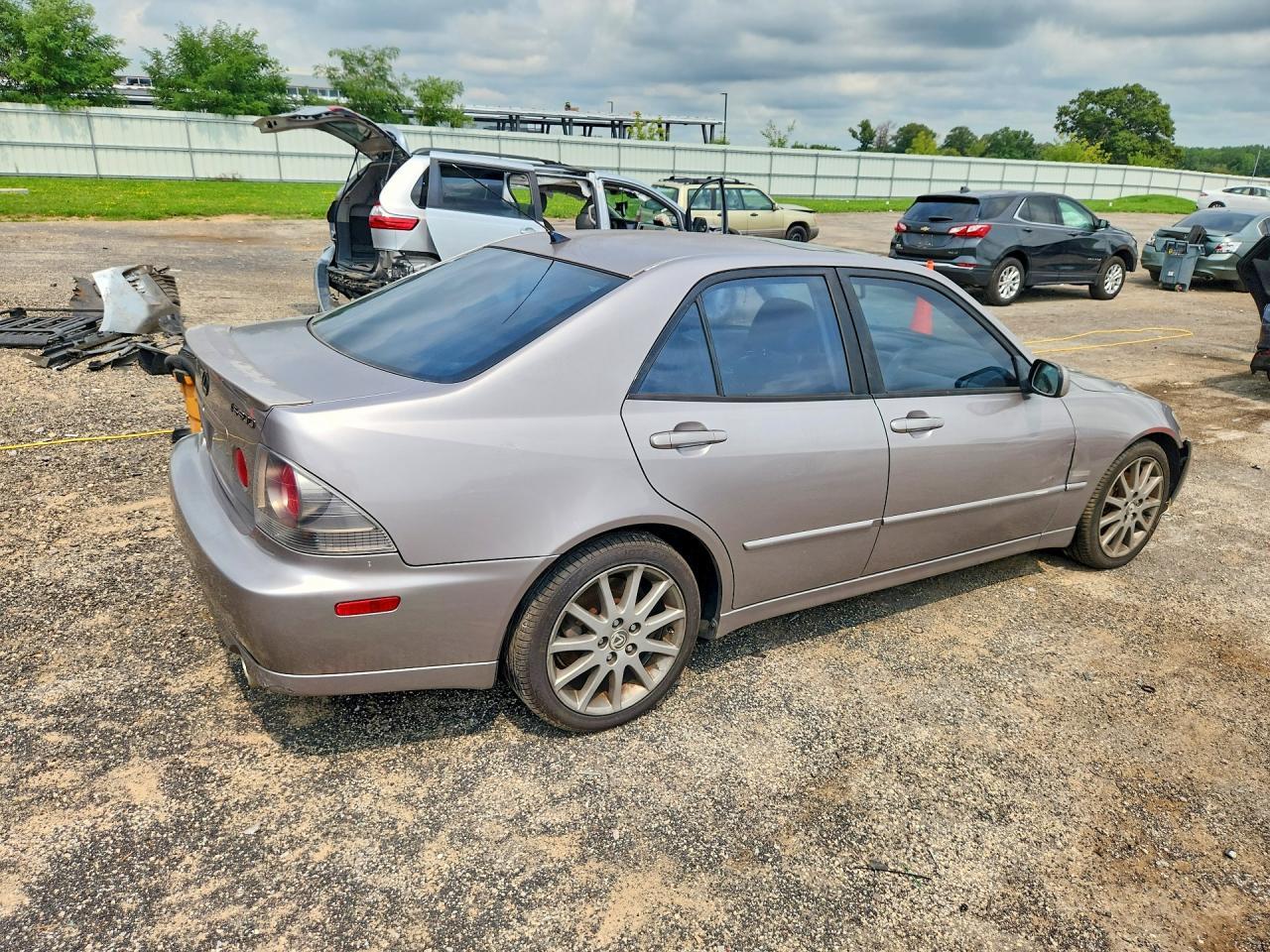 2004 Lexus Is 300 - Фото 3