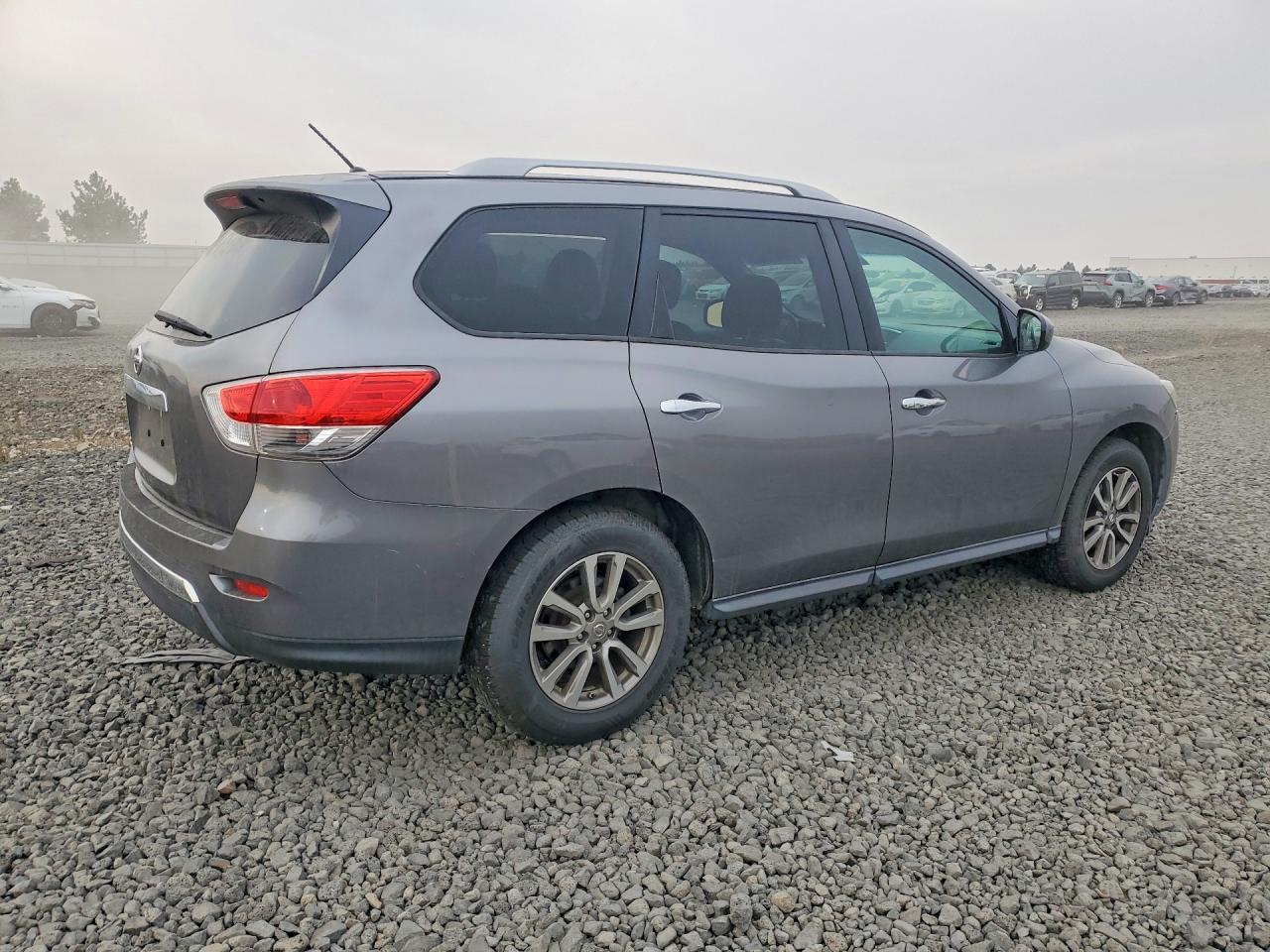 2015 Nissan Pathfinder S - Фото 3