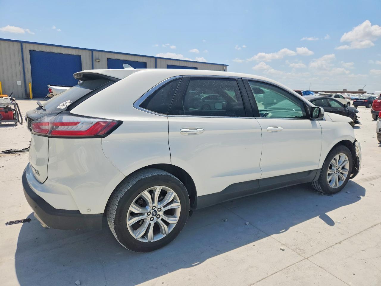 2020 Ford Edge Titanium - Image 3