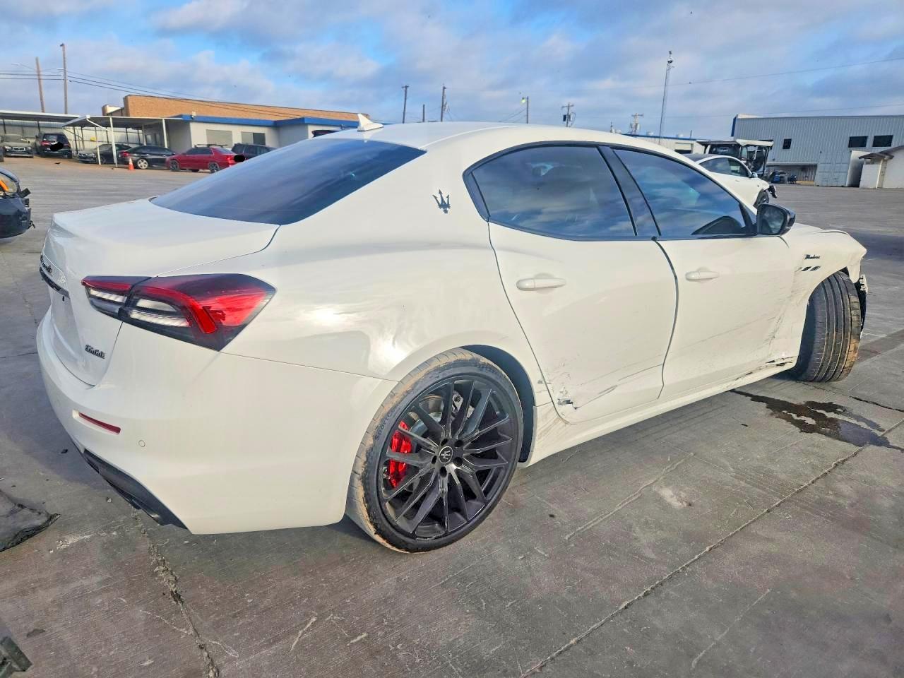 2023 Maserati Ghibli Modena - Фото 3