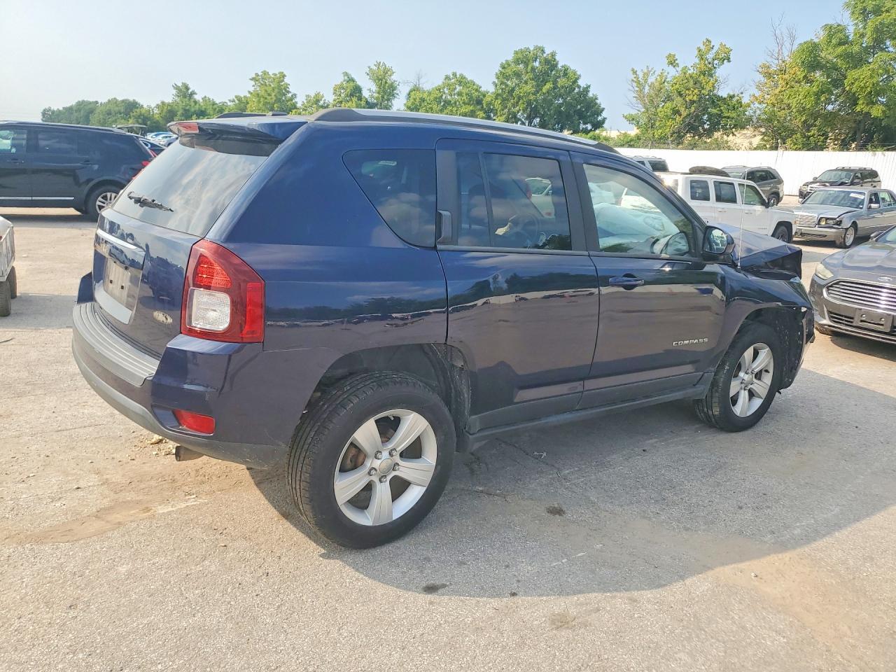 2015 Jeep Compass Latitude - Фото 3