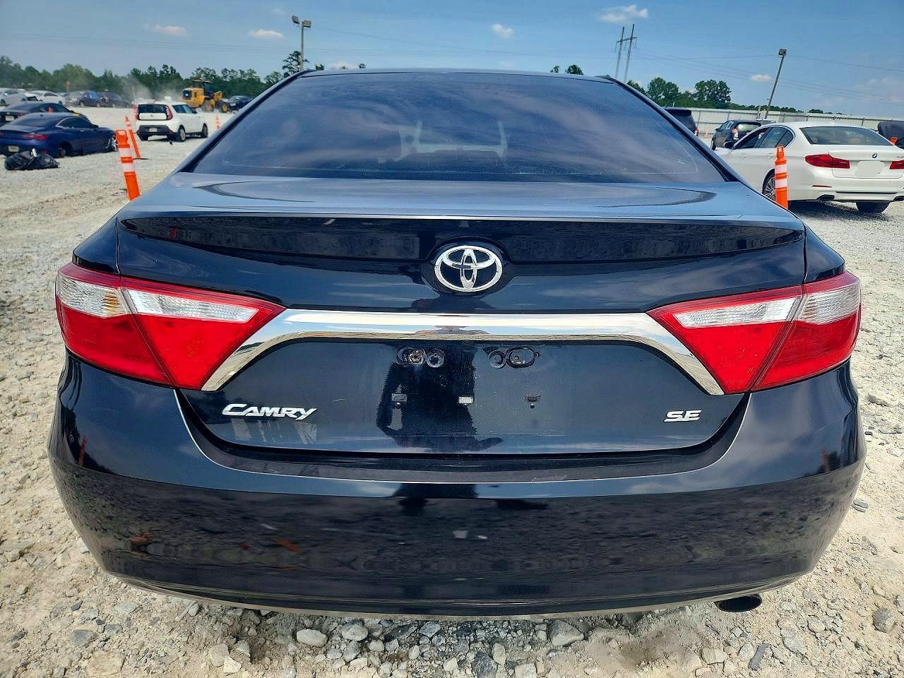 2015 Toyota Camry Se - Фото 6