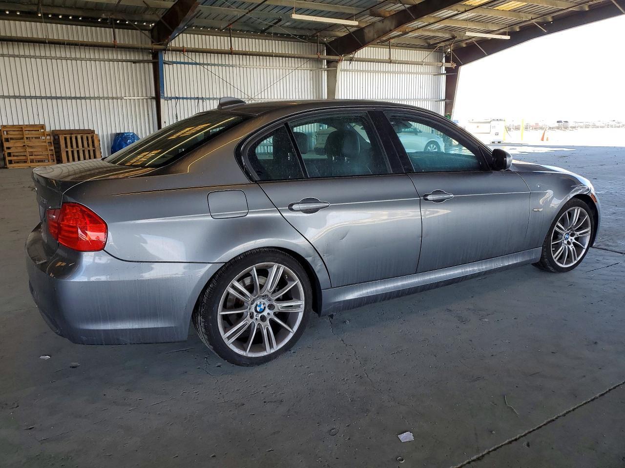 2010 BMW 328 I - Фото 3