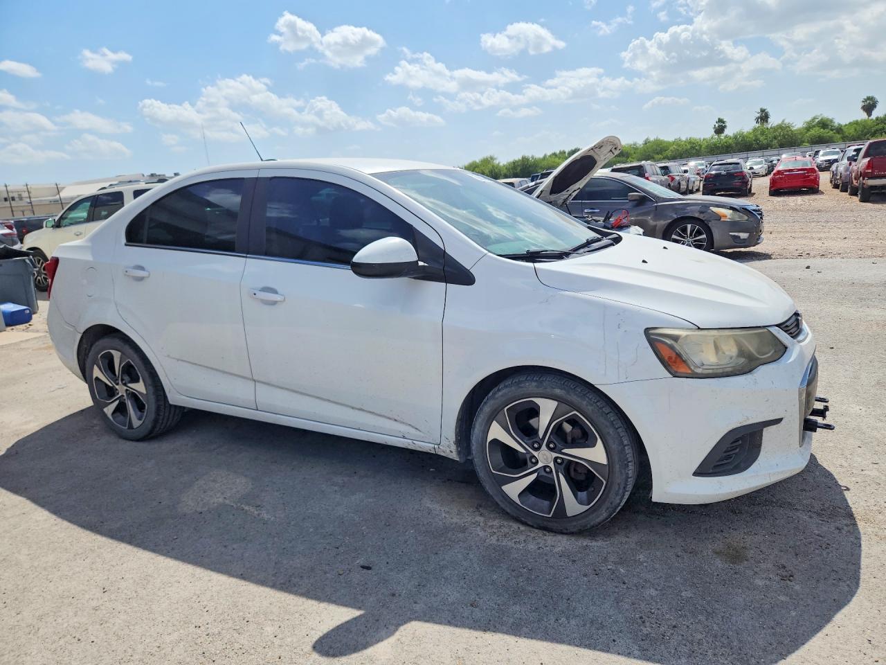 2017 Chevrolet Sonic Premier - Фото 4