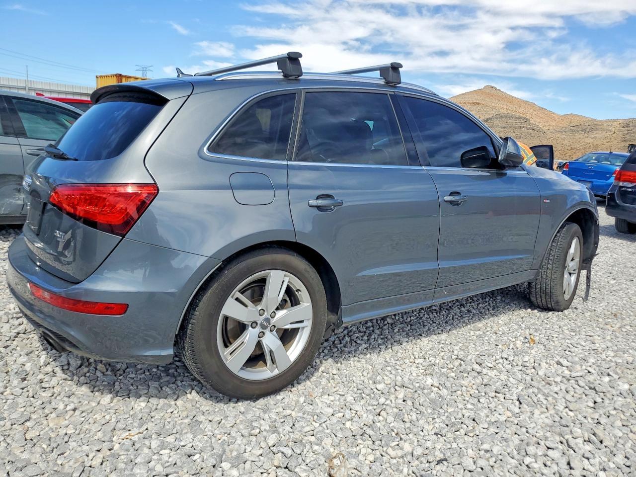 2013 Audi Q5 Premium Plus - Image 3