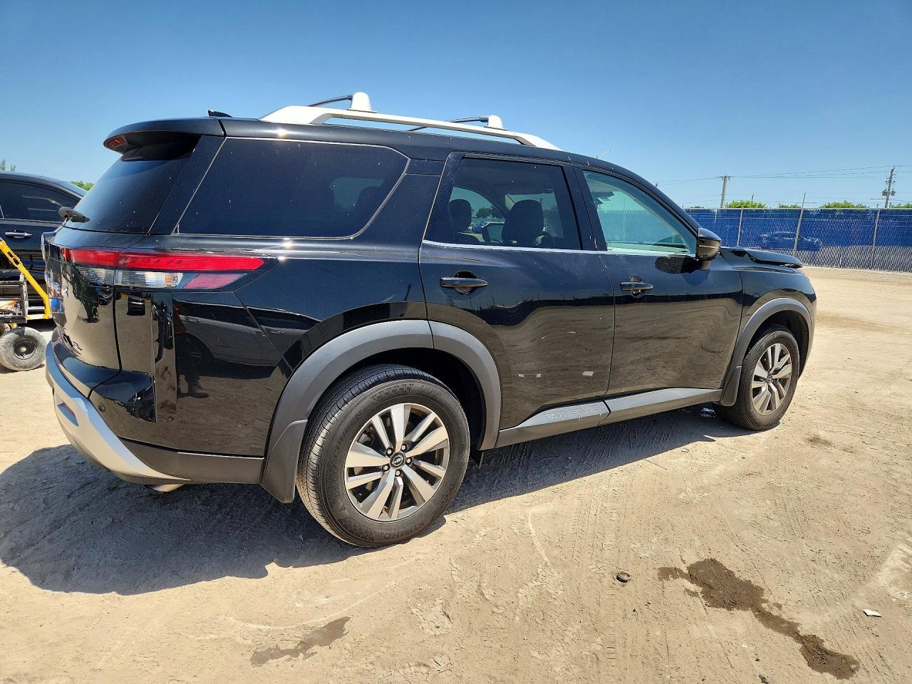 2024 Nissan Pathfinder Sl - Фото 3