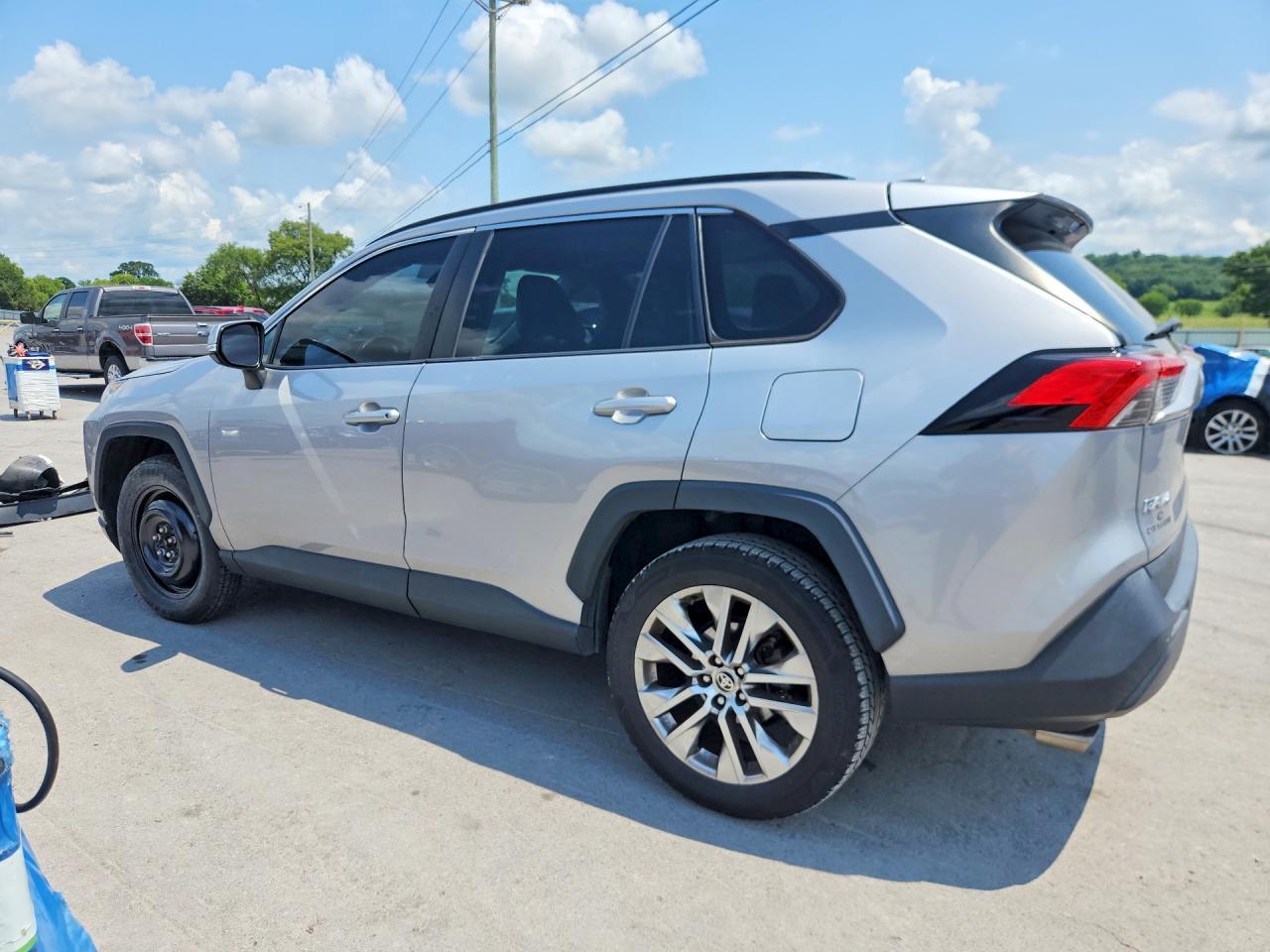 2021 Toyota Rav4 Xle Premium - Image 2
