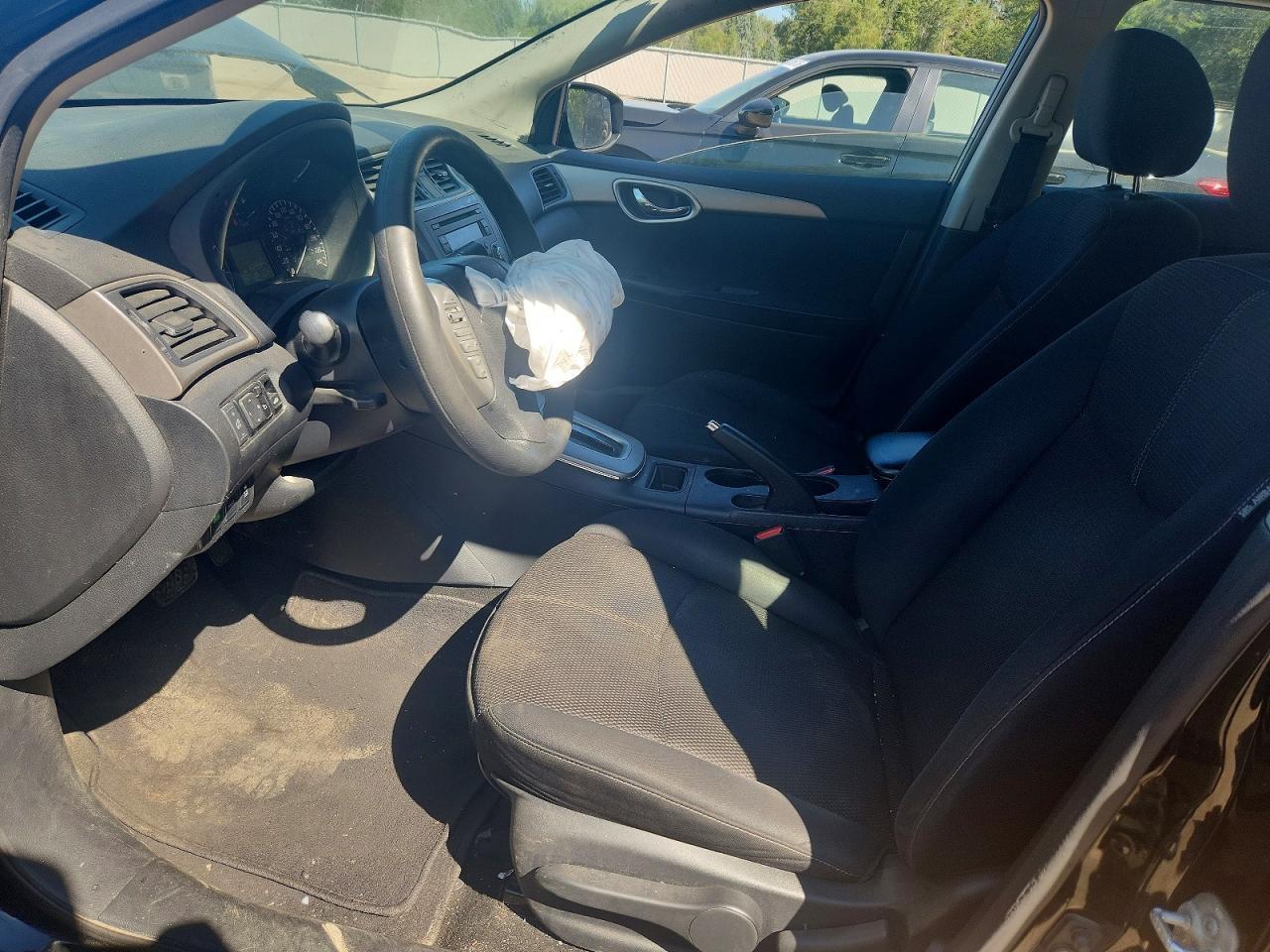 2014 Nissan Sentra S - Фото 7