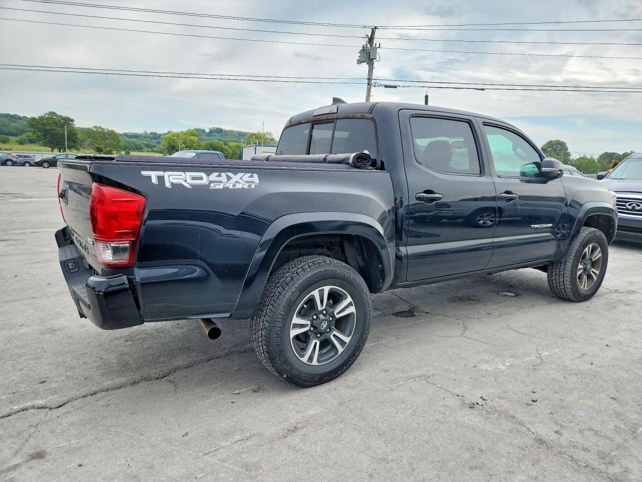 2016 Toyota Tacoma Trd Sport - Image 3