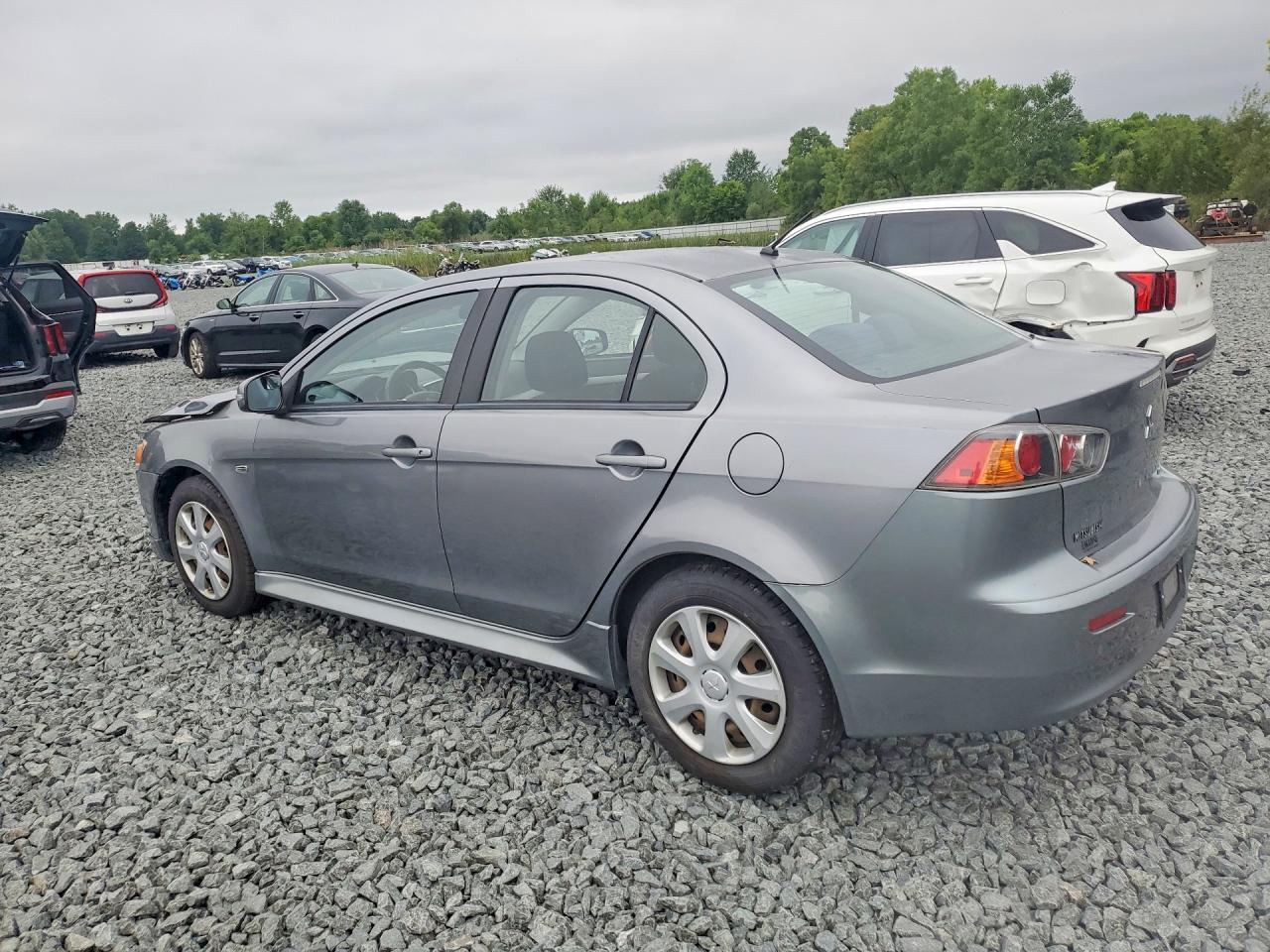 2015 Mitsubishi Lancer Es - Image 2