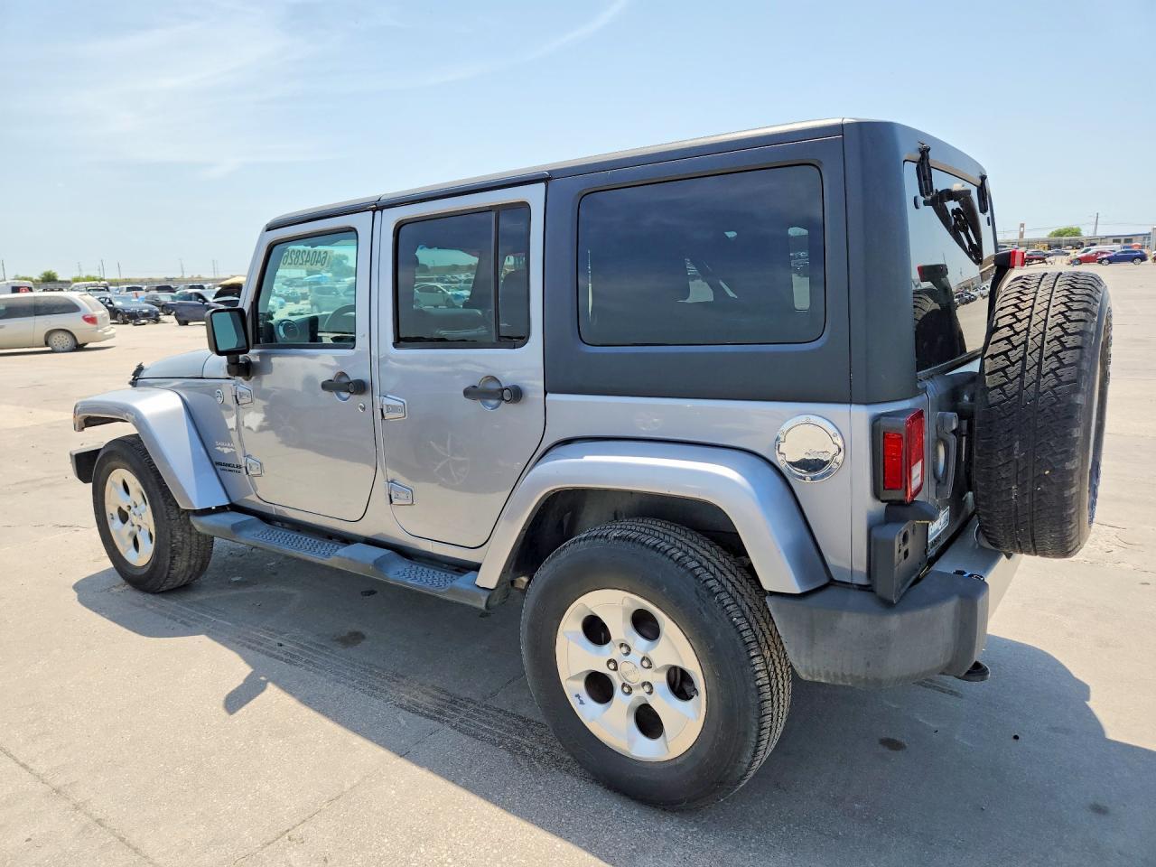 2014 Jeep Wrangler Unlimited Sahara - Фото 2