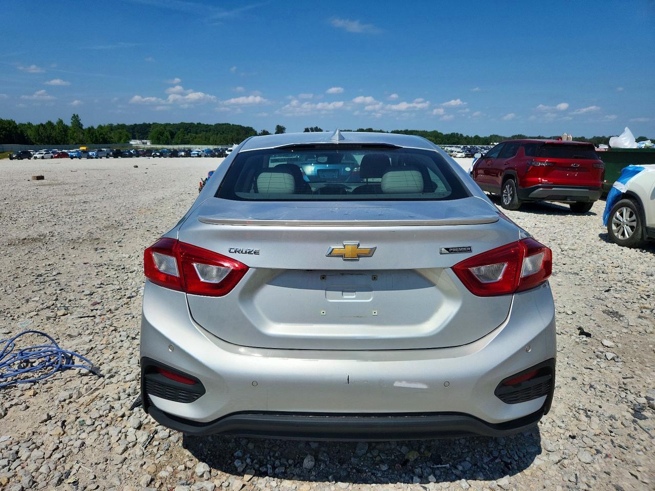 2017 Chevrolet Cruze Premier - Фото 6