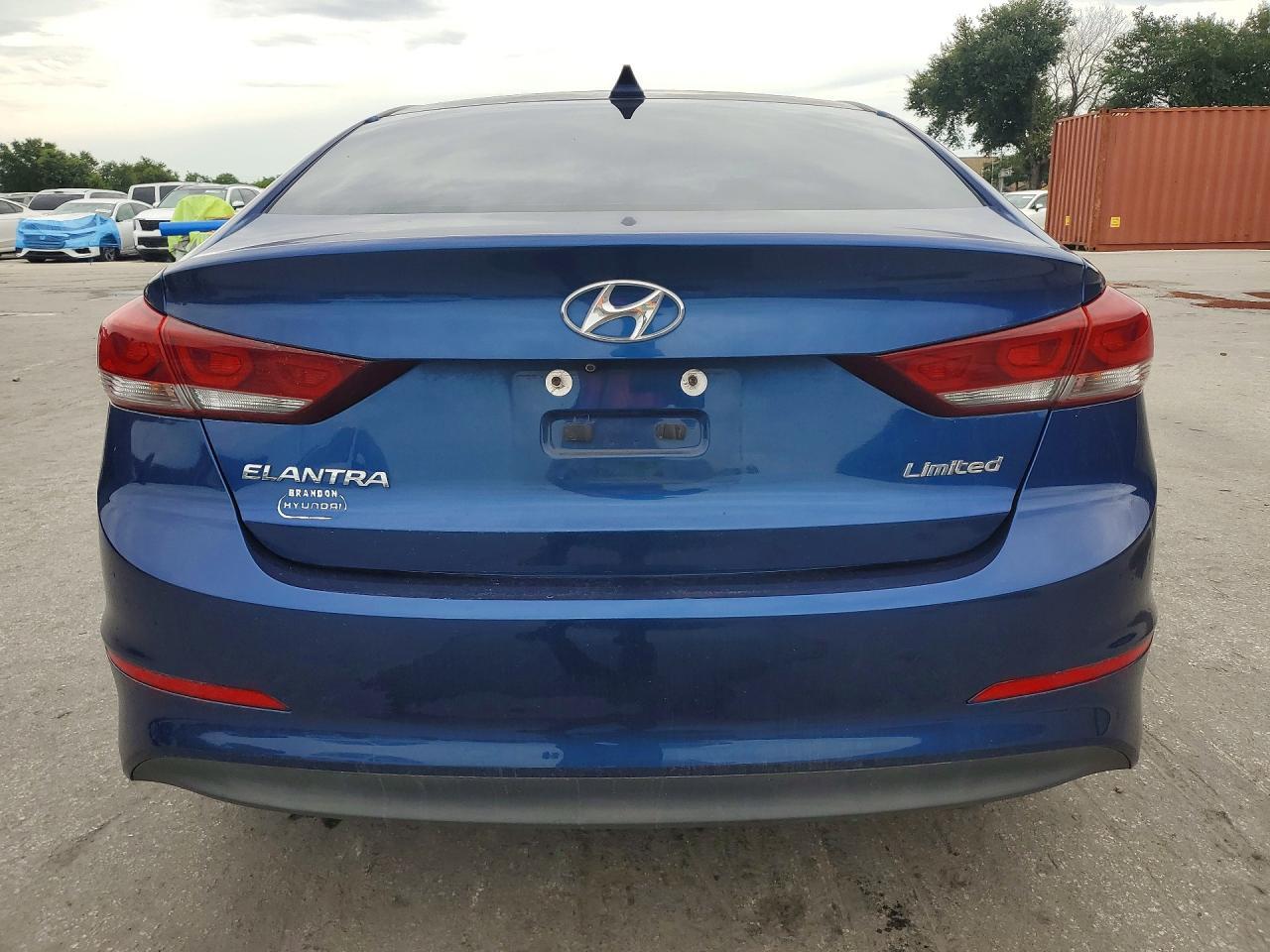 2017 Hyundai Elantra Limited - Image 6