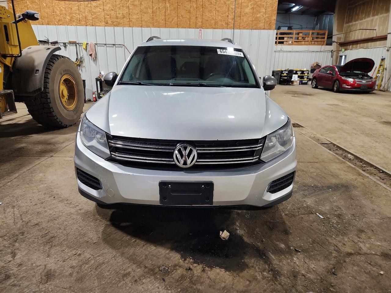 2015 Volkswagen Tiguan S - Фото 5