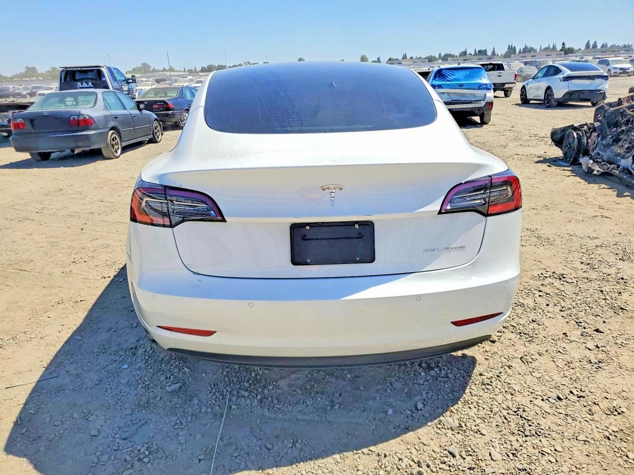 2022 Tesla Model 3 - Image 6