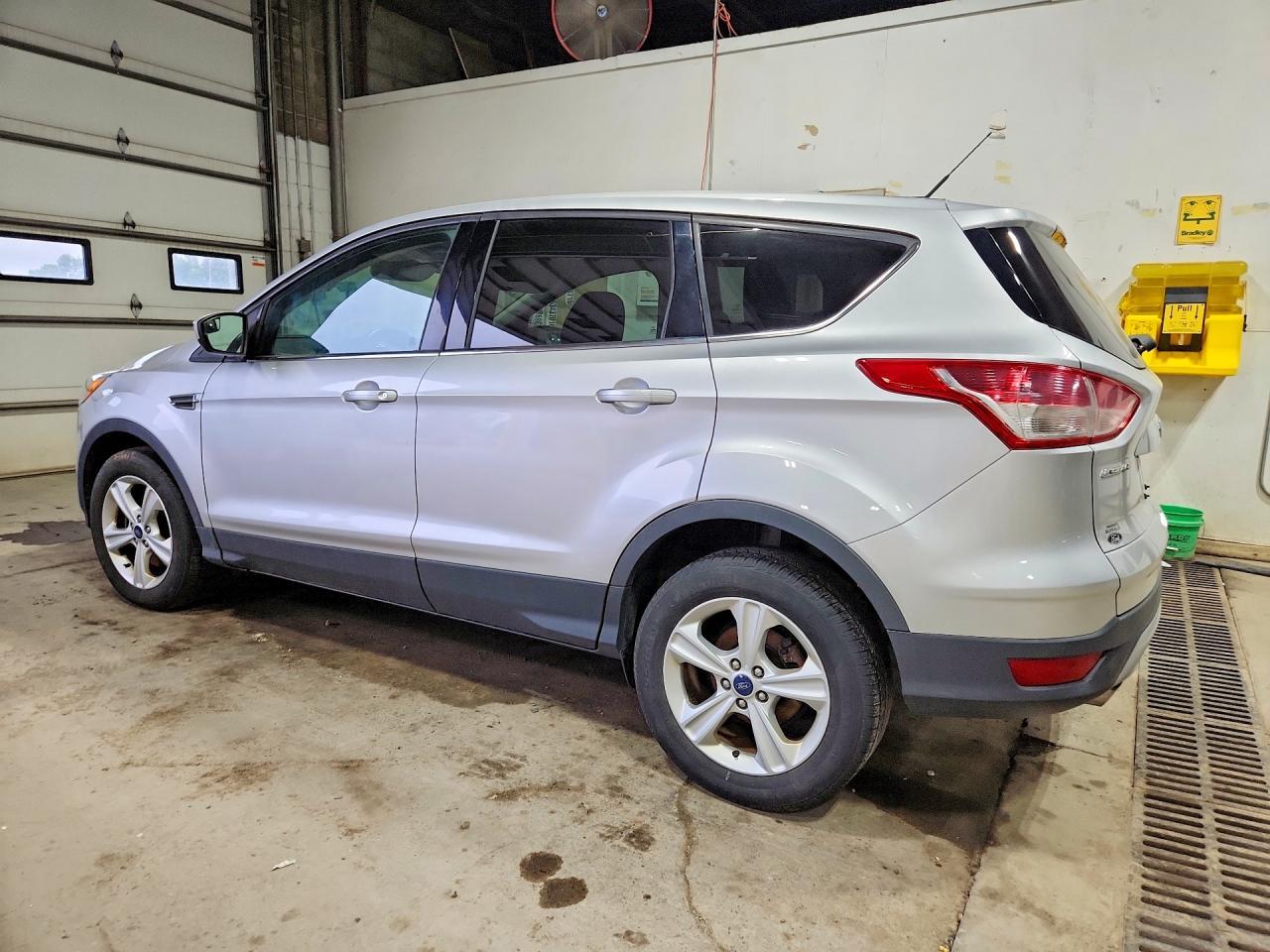 2016 Ford Escape Se - Фото 2