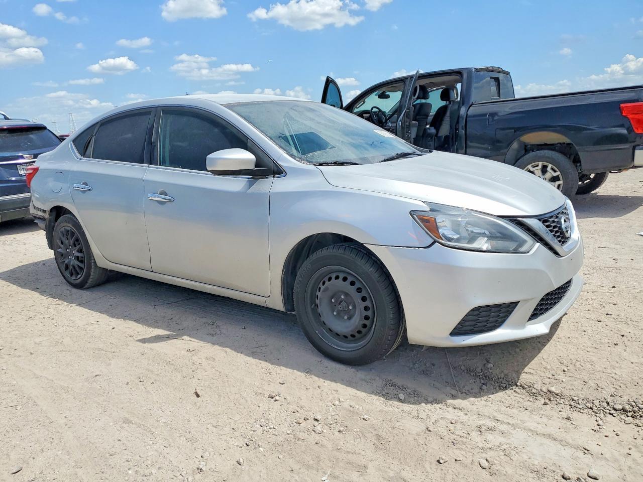 2018 Nissan Sentra S - Фото 4