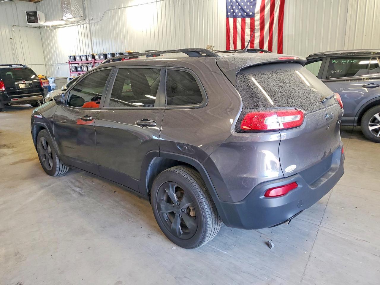 2018 Jeep Cherokee Latitude - Image 2