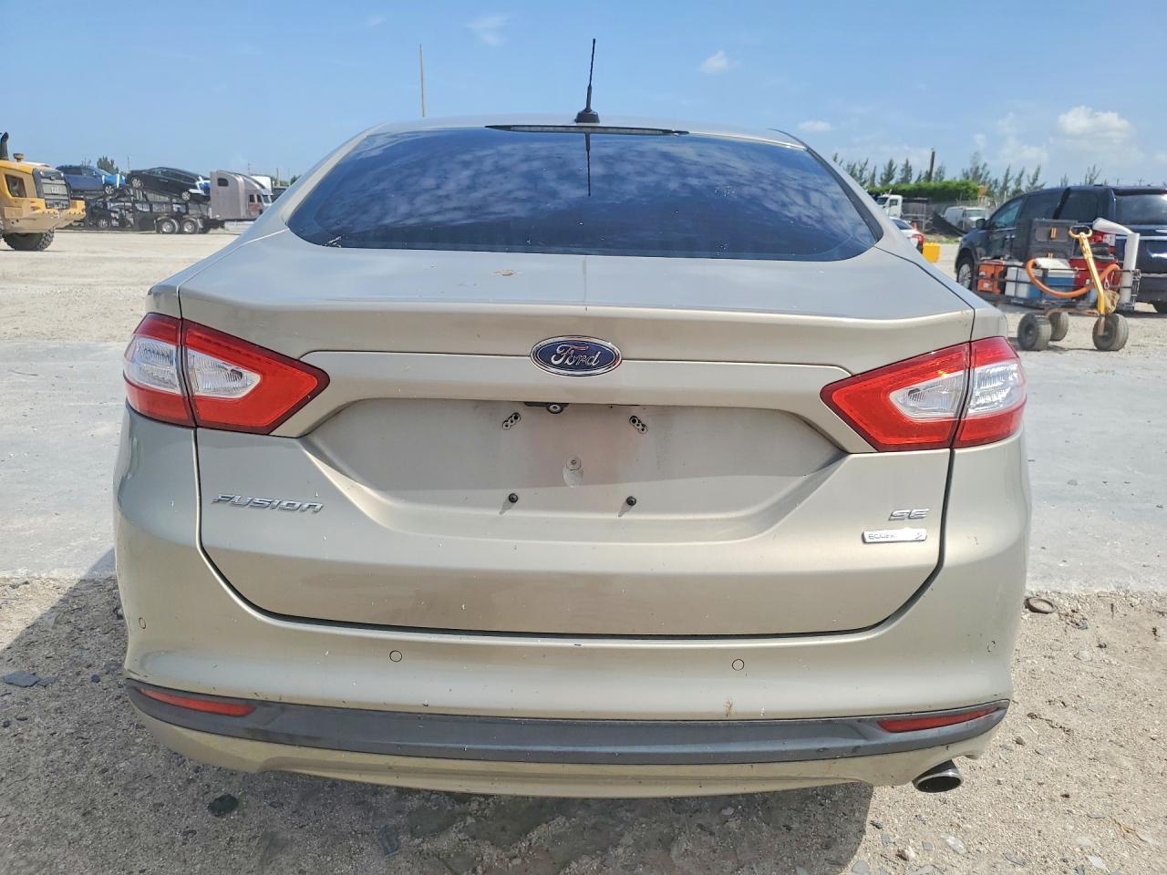 2015 Ford Fusion Se - Фото 6