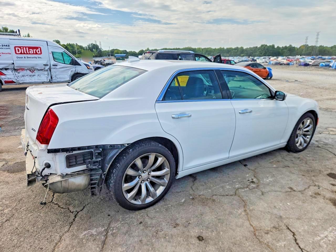 2019 Chrysler 300 Limited - Image 3