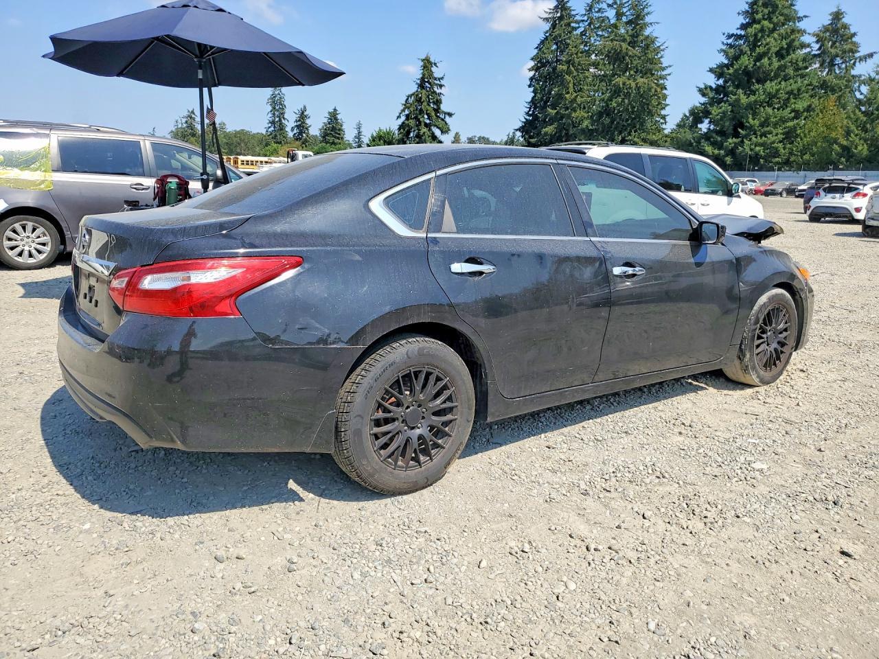 2017 Nissan Altima - Фото 3