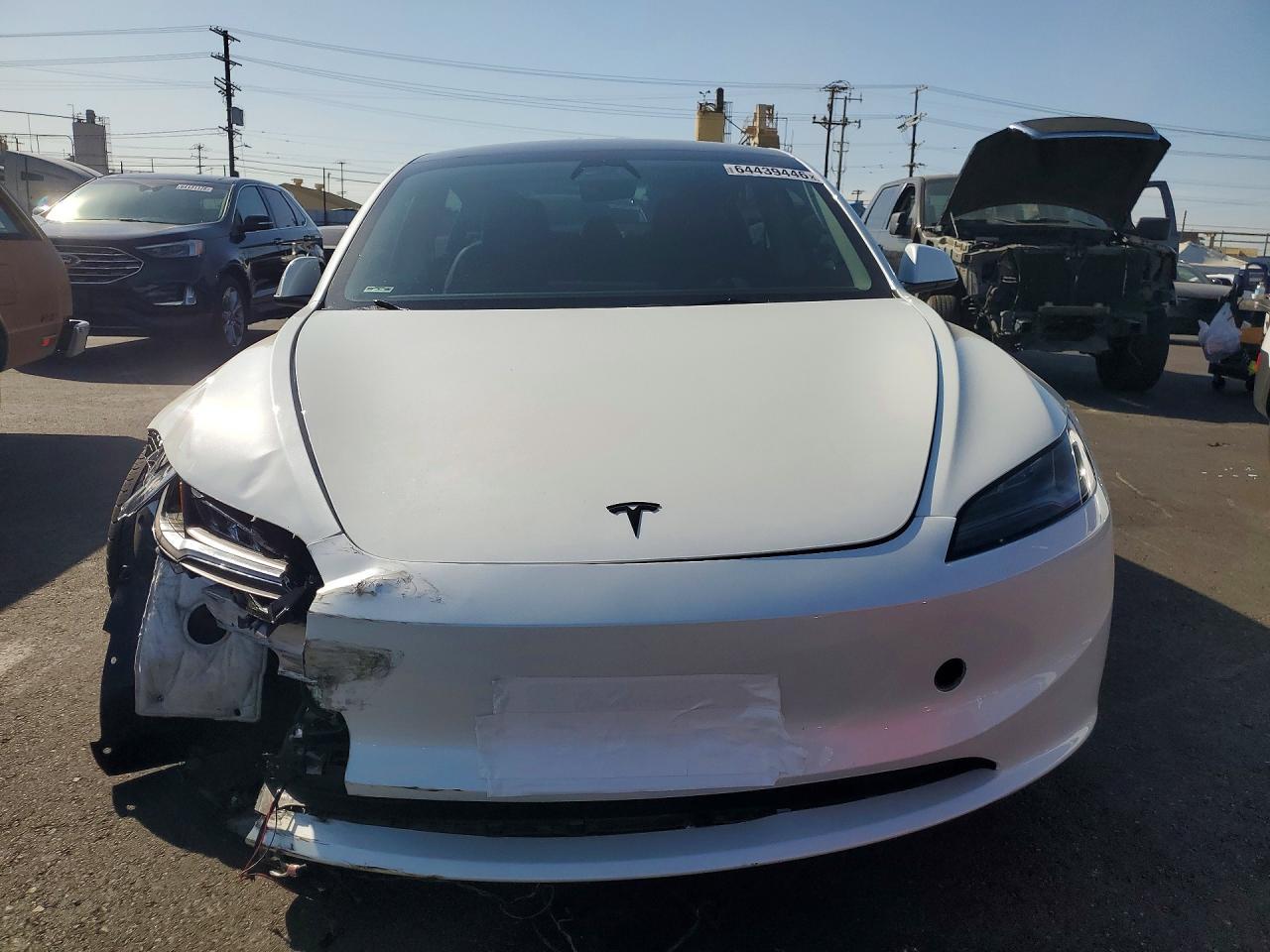 2024 Tesla Model 3 - Фото 5